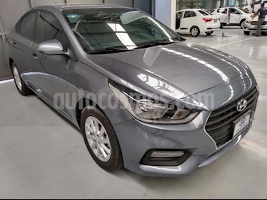 foto Hyundai Accent 4P GL MID 1.6L AT A/AC. VE DEL. CAMARA REVERSA RA usado (2018) color Gris precio $208,000