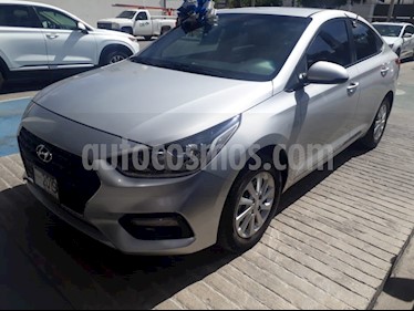 Hyundai Accent GL Mid Aut usado (2019) color Plata precio $238,000