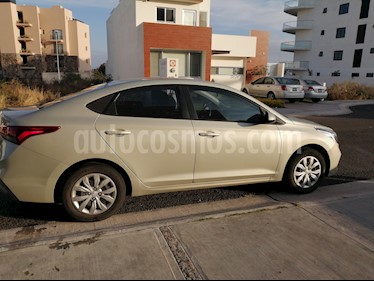 Hyundai Accent GL Mid Aut usado (2018) color Champagne precio $195,000