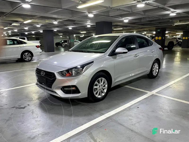 Foto Hyundai Accent MID Aut usado (2022) color plateado precio $202,000