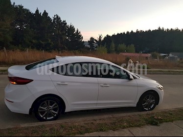 foto Hyundai Elantra 1.6 GLS usado (2018) color Blanco precio $9.600.000