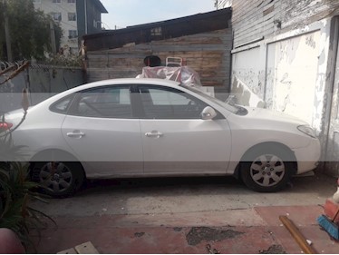 foto Hyundai Elantra 1.6 GLS usado (2010) color Blanco precio $3.800.000