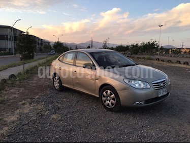 Foto Hyundai Elantra 1.6 GLS usado (2010) color Bronce precio $3.500.000