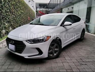 foto Hyundai Elantra 4p GLS L4/2.0 Man usado (2018) color Blanco precio $239,000