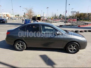 foto Hyundai Elantra GLS 1.6 usado (2009) color Gris Oscuro precio $3.600.000