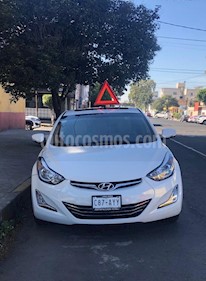 foto Hyundai Elantra Limited Tech Aut usado (2015) color Blanco precio $175,000