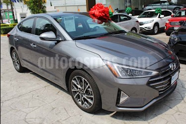Foto Hyundai Elantra Limited Tech Navi Aut usado (2019) color Plata precio $378,000