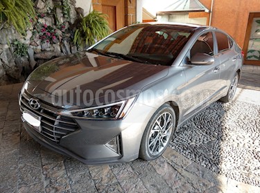 Hyundai Elantra Limited Tech Navi Aut usado (2019) color Gris precio $290,000