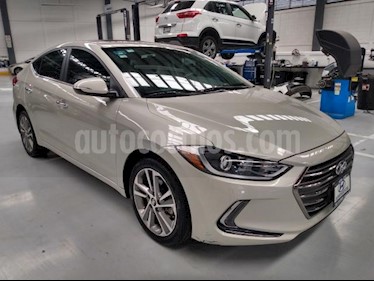 foto Hyundai Elantra 4P LIMITED TECH 2.0L TA A/AC. AUT. PIEL XENON GPS usado (2017) color Beige precio $235,000