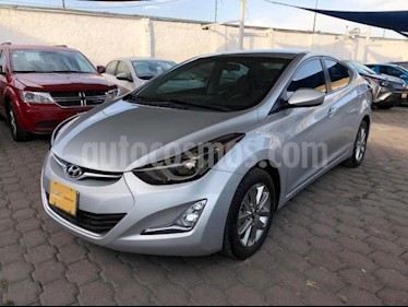 Hyundai Elantra 4P GLS PREMIUM L4/1.8 AUT usado (2016) color Plata precio $198,000