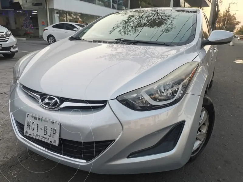 Foto Hyundai Elantra GLS Aut usado (2015) color Plata precio $200,000