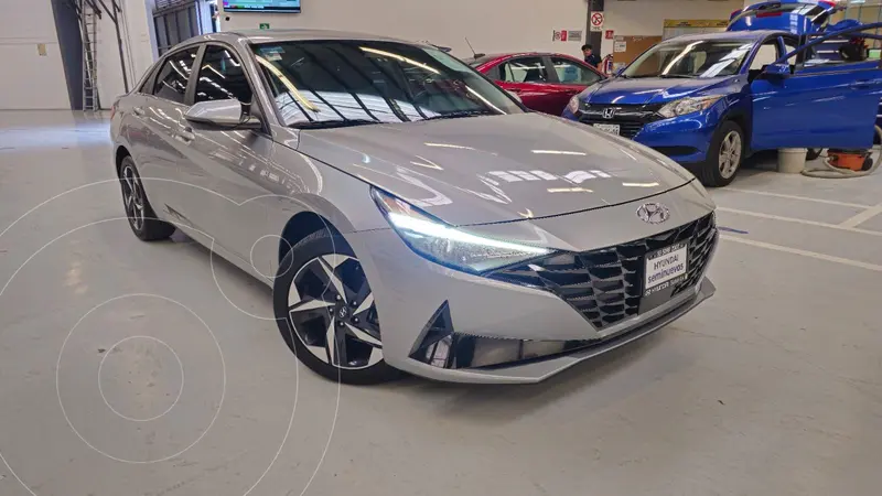Foto Hyundai Elantra Limited Tech IVT usado (2023) color plateado financiado en mensualidades(enganche $152,570 mensualidades desde $6,419)
