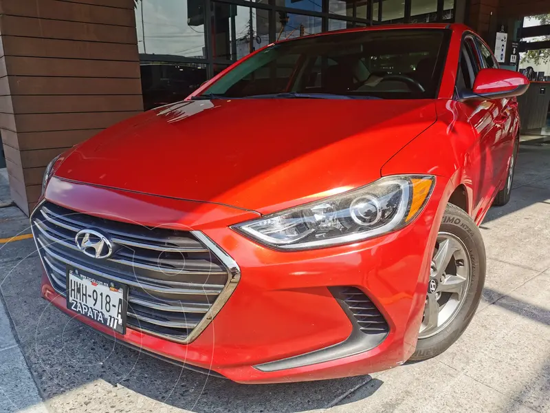 Foto Hyundai Elantra GLS usado (2017) color Rojo precio $248,000