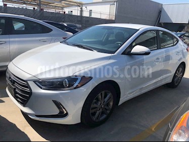Hyundai Elantra 4p GLS Premium L4/2.0 Aut usado (2017) color Blanco precio $219,000
