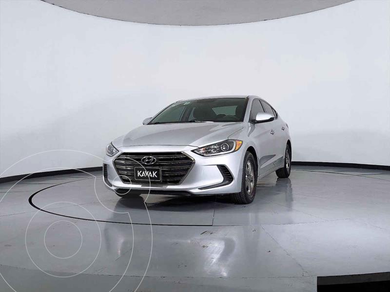 Foto Hyundai Elantra GLS usado (2018) color Plata precio $250,999