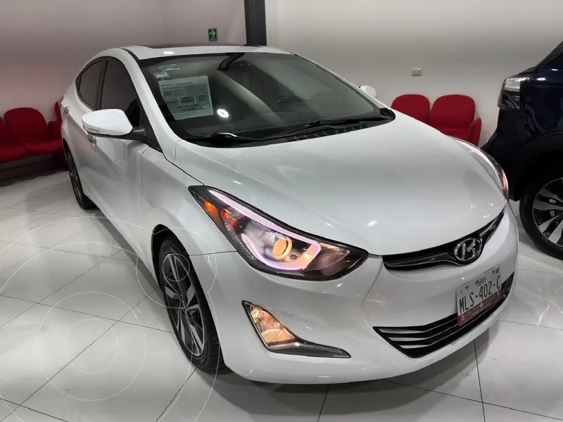 Foto Hyundai Elantra Limited Tech Aut usado (2015) color Blanco precio $209,990