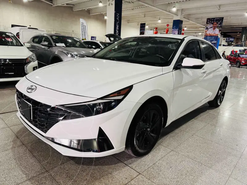 Foto Hyundai Elantra GLS Premium IVT usado (2023) color Blanco financiado en mensualidades(enganche $98,100 mensualidades desde $7,505)