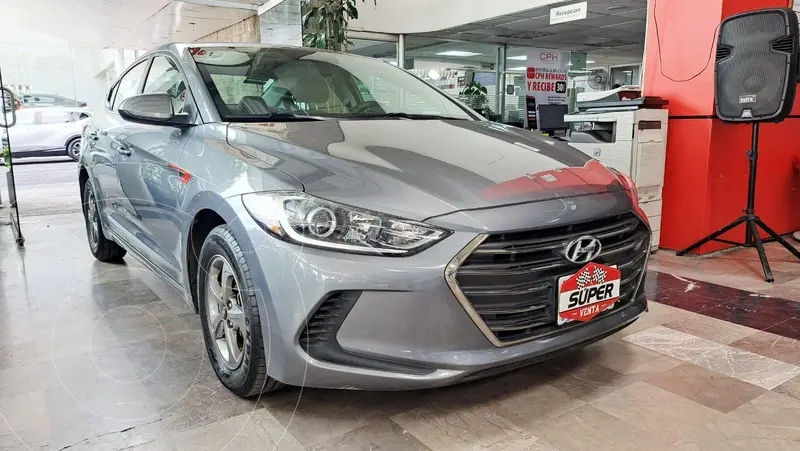 Foto Hyundai Elantra GLS usado (2018) color Gris precio $198,000