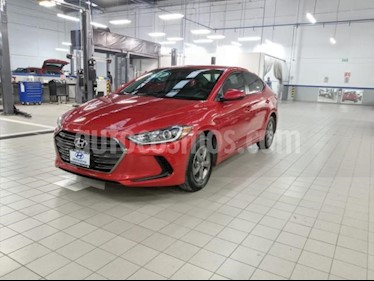 foto Hyundai Elantra 4p GLS L4/2.0 Aut usado (2017) color Rojo precio $225,000
