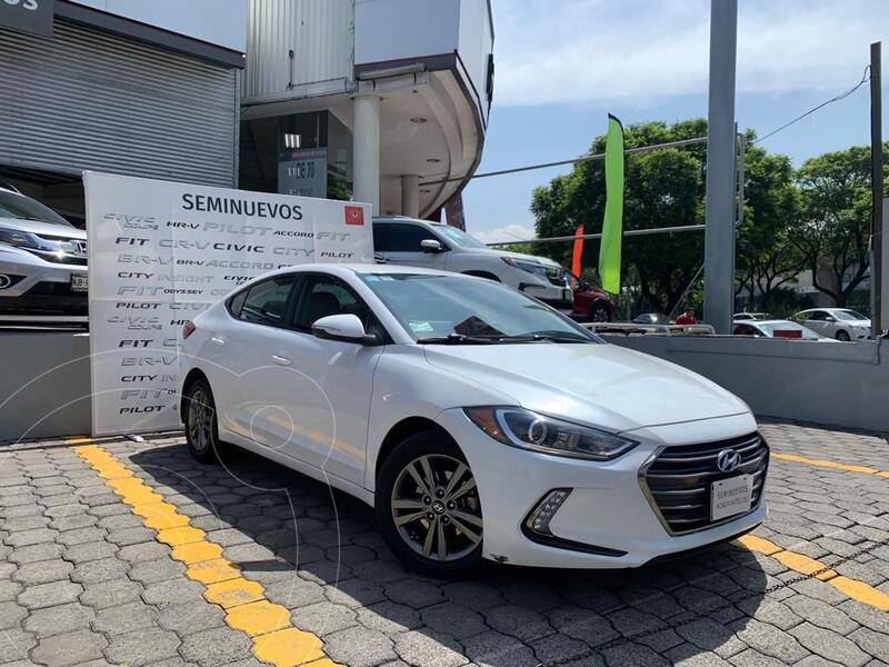 Foto Hyundai Elantra GLS Premium Aut usado (2018) color Blanco precio $274,000