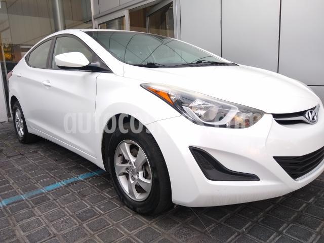 foto Hyundai Elantra 4P GLS L4/1.8 AUT usado (2016) color Blanco precio $165,000