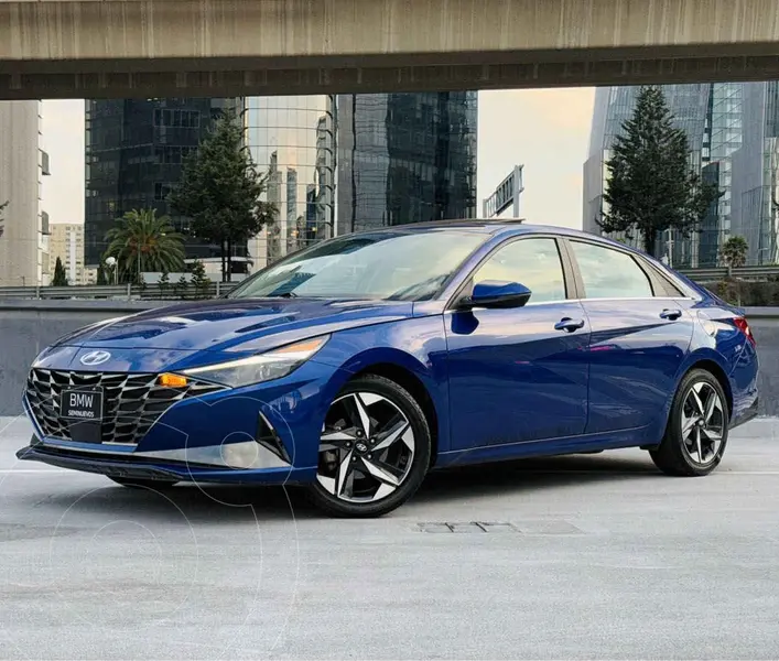 Foto Hyundai Elantra Limited Tech IVT usado (2023) color Azul financiado en mensualidades(enganche $81,180 mensualidades desde $8,008)