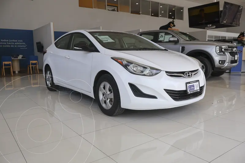 Foto Hyundai Elantra GLS usado (2015) color Blanco precio $170,000