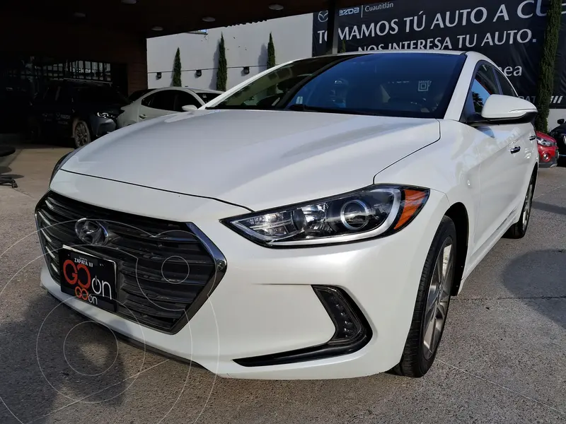 Foto Hyundai Elantra Limited Tech Navi Aut usado (2018) color Blanco precio $220,000