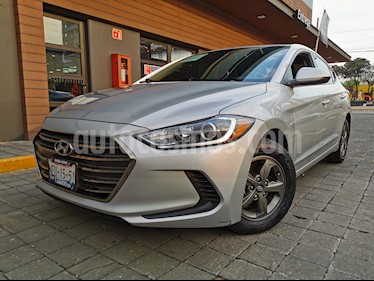 Hyundai Elantra GLS usado (2017) color Plata precio $205,000