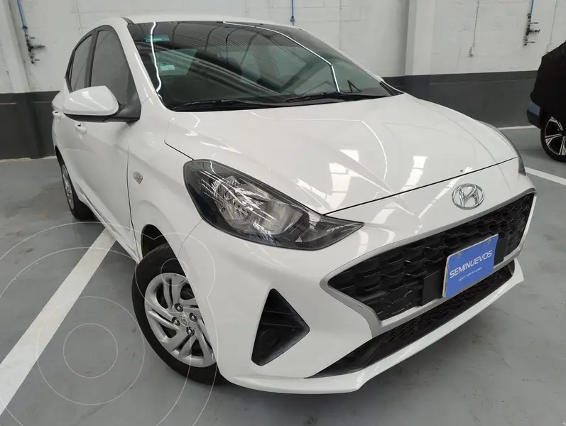 Foto Hyundai Grand i10 Sedan GL MID Aut usado (2023) color Blanco precio $248,800