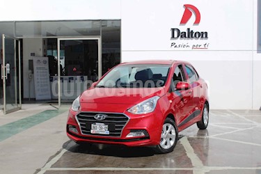 foto Hyundai Grand i10 GLS Aut usado (2018) color Rojo precio $189,000