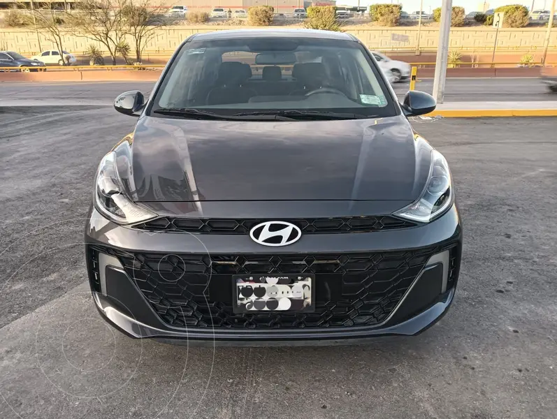 Foto Hyundai Grand i10 GLS usado (2024) color Gris Oscuro precio $260,000