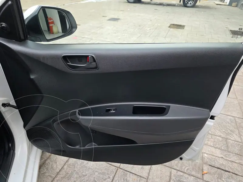 hyundai grand-i10-hatchback