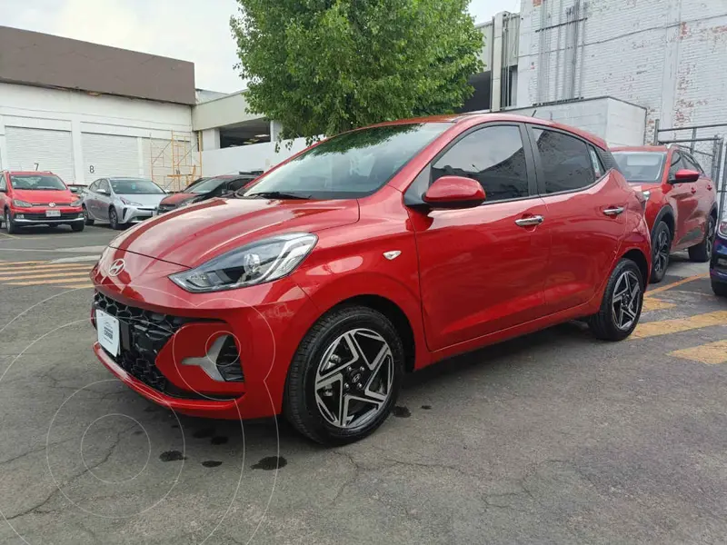 Foto Hyundai Grand i10 GLS Aut usado (2024) color Rojo precio $310,000