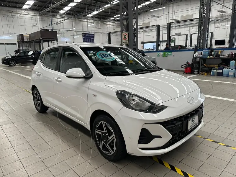 Foto Hyundai Grand i10 GL Mid usado (2024) color Blanco financiado en mensualidades(enganche $102,410 mensualidades desde $4,309)