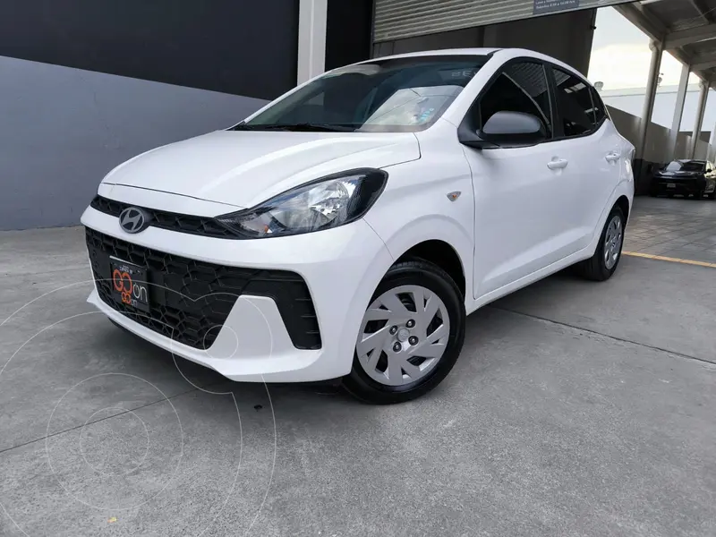 Foto Hyundai Grand i10 GLS usado (2024) color Blanco financiado en mensualidades(enganche $68,125 mensualidades desde $5,209)