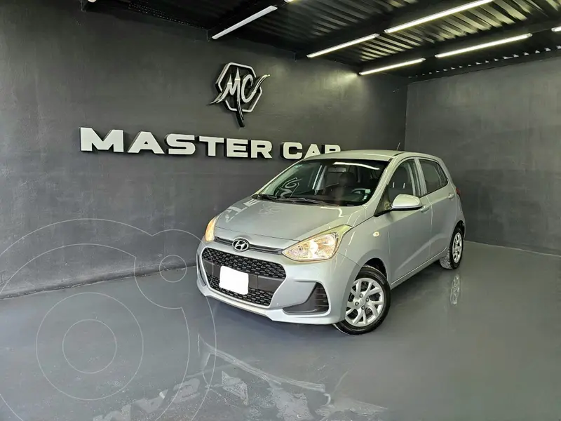 Foto Hyundai Grand i10 GL MID Aut usado (2020) color plateado precio $208,000