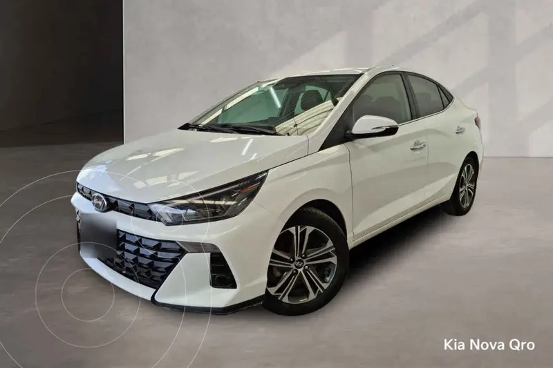 Foto Hyundai HB20 Sedan GL Aut usado (2023) color Blanco financiado en mensualidades(enganche $92,378 mensualidades desde $7,930)