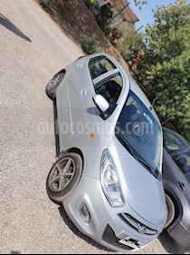 foto Hyundai i10 1.1 GLS Base usado (2014) color Plata precio $3.500.000