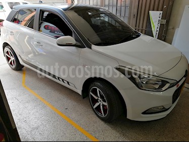 Hyundai i20 Premium usado (2017) color Blanco precio $39.500.000