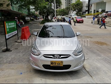 foto Hyundai i25 1.6 usado (2012) color Plata precio $27.000.000