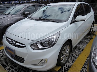 foto Hyundai i25 1.6 usado (2014) color Blanco precio $33.900.000