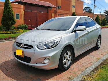 foto Hyundai i25 1.6 Full usado (2016) color Plata precio $20.400.000