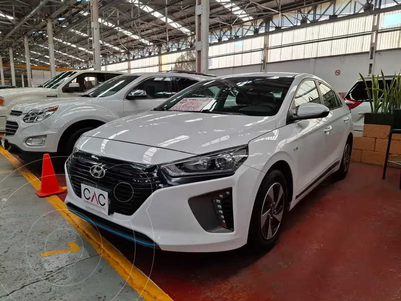 Foto Hyundai Ioniq GLS Premium usado (2018) color Blanco financiado en mensualidades(enganche $73,500 mensualidades desde $6,350)
