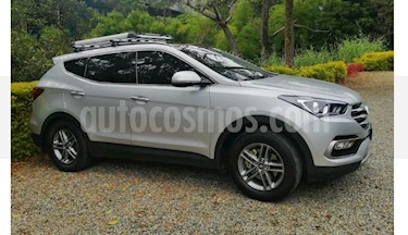 Hyundai Santa Fe 2.4 4x2 7 Pas. usado (2016) color Gris precio $75.000.000