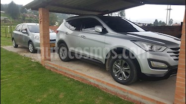 foto Hyundai Santa Fe 2.4 4x2 usado (2014) color Plata precio $49.000.000