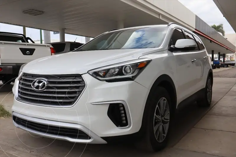 Foto Hyundai Santa Fe 5 PTS. GLS PREMIUM, V6, 3.3L, TA, 7 PAS., RA-18 usado (2019) color Blanco precio $322,000