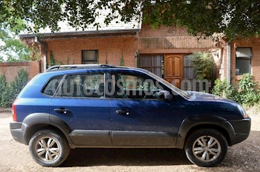 foto Hyundai Tucson 2.0 GLB 4x2 usado (2009) color Azul precio $5.200.000