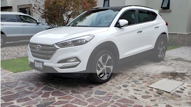 foto Hyundai Tucson Limited Tech usado (2017) color Blanco precio $350,000