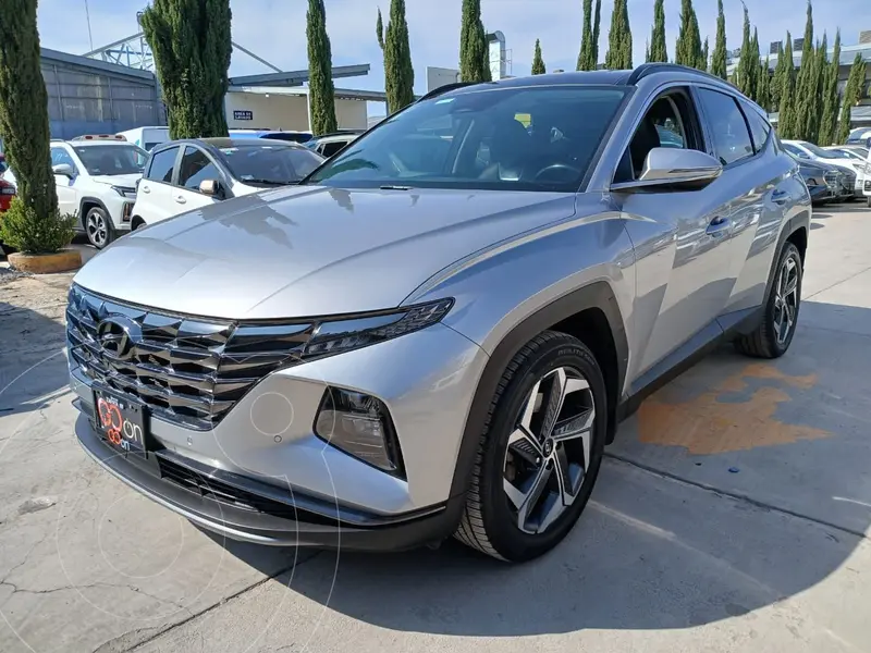 Foto Hyundai Tucson Limited Tech usado (2023) color plateado financiado en mensualidades(enganche $163,228 mensualidades desde $12,482)